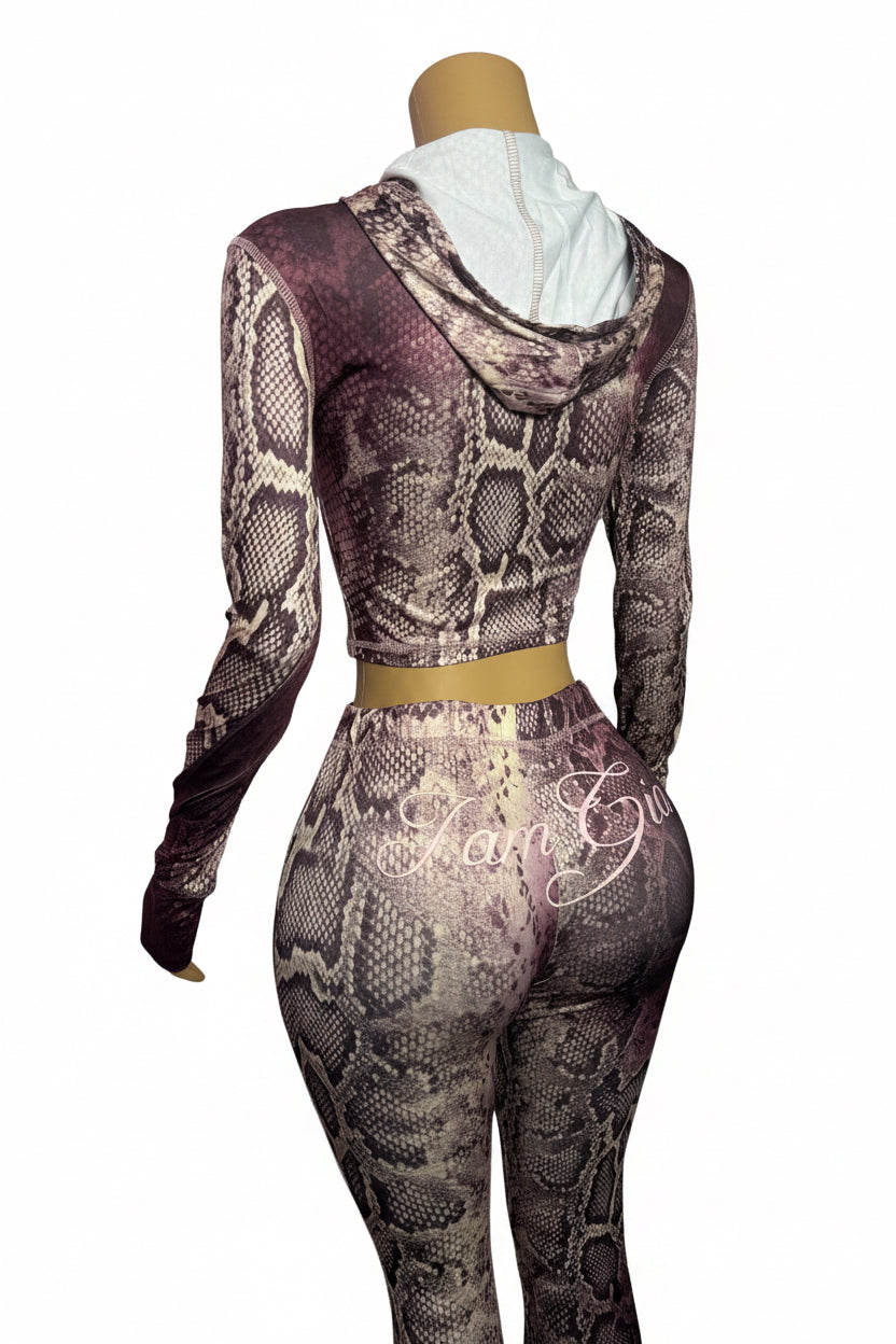 Snake inspired set